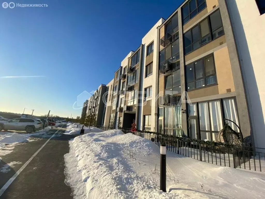 2-комнатная квартира: Тюмень, улица Сергея Свиридова, 5 (58 м) - Фото 1