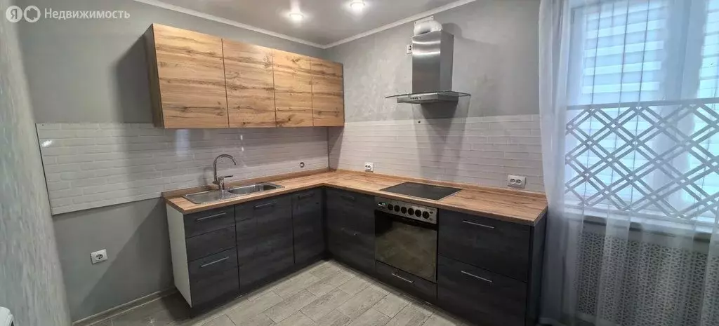 3-комнатная квартира: Стерлитамак, проспект Октября, 85 (96 м) - Фото 1