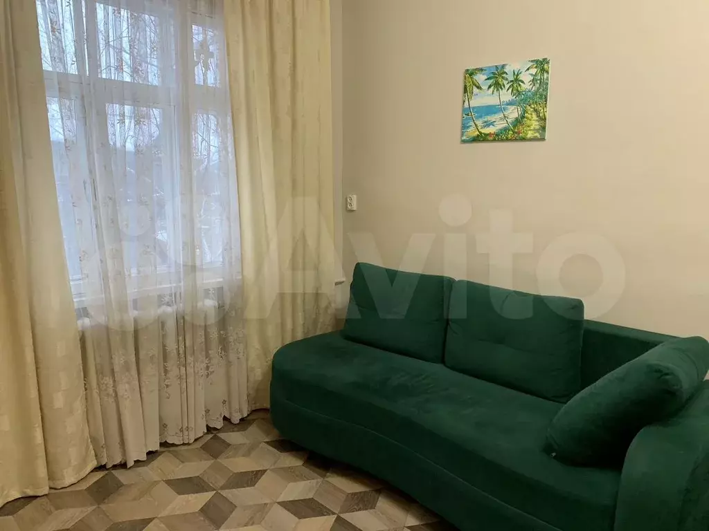 Комната 25 м в 3-к., 2/2 эт. - Фото 1