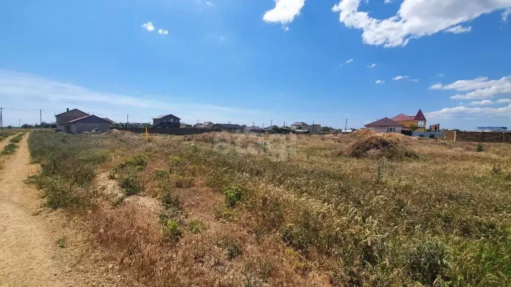 Участок в Крым, Сакский район, с. Молочное ул. Пионерская (8.0 сот.) - Фото 0