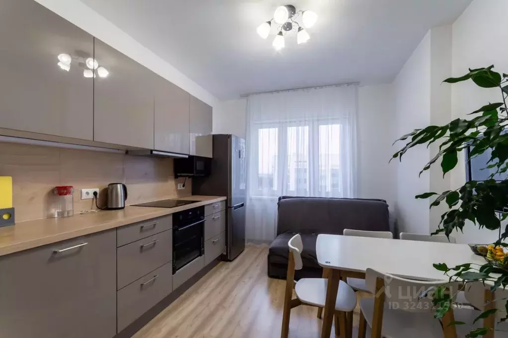 3-к кв. Свердловская область, Екатеринбург Академический мкр, 10-й ... - Фото 1