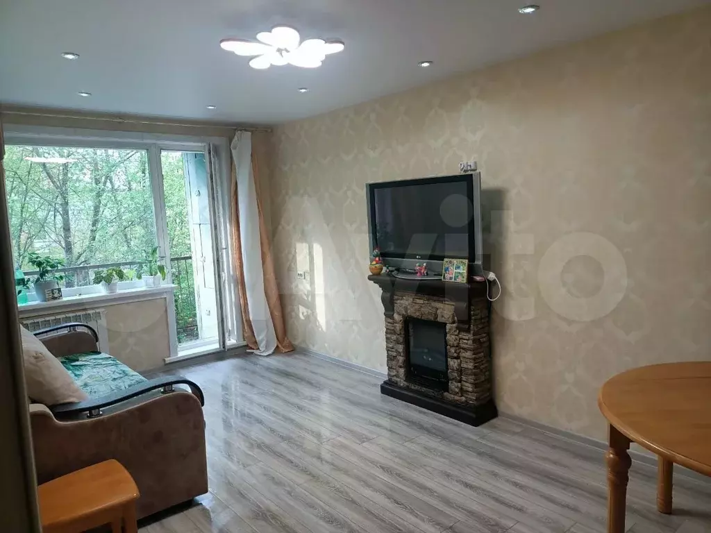 3-к. квартира, 60 м, 2/9 эт. - Фото 1
