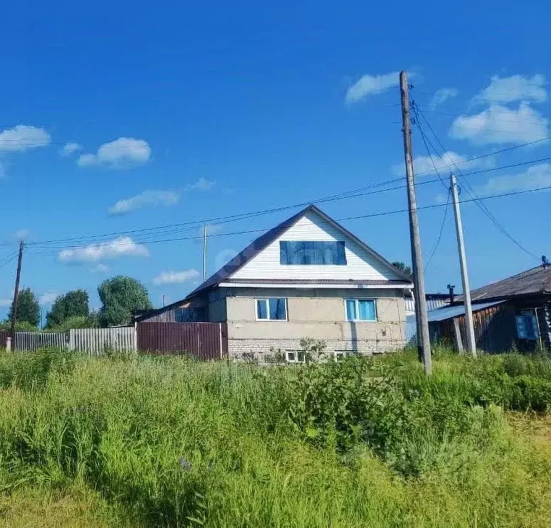 Дом в Курганская область, Далматовский муниципальный округ, с. ... - Фото 1
