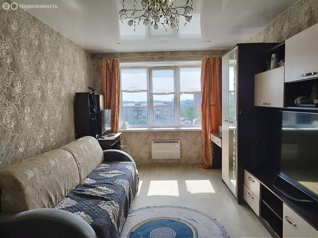 1-комнатная квартира: Уссурийск, улица Бирюкова, 9 (33 м) - Фото 1
