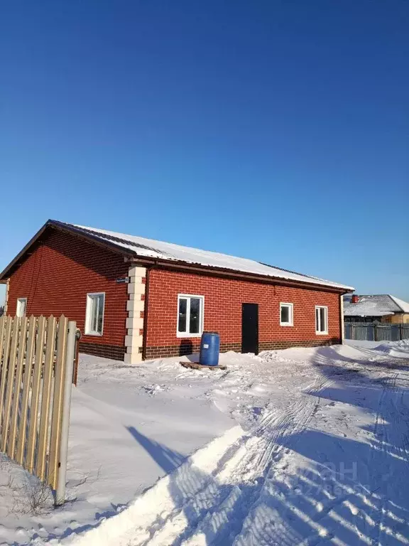 Дом в Омская область, Омский район, Магистральное с/пос, с. Ребровка  ... - Фото 1