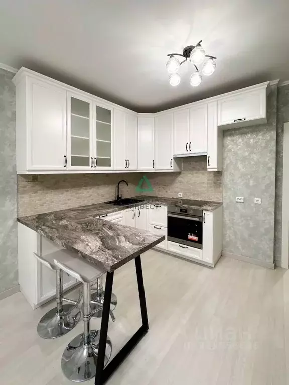 3-к кв. Башкортостан, Уфа ул. Кирова, 130 (71.0 м) - Фото 0