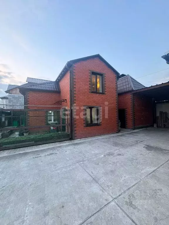 Дом в Амурская область, Белогорск Коммунальная ул., 33 (150 м) - Фото 0