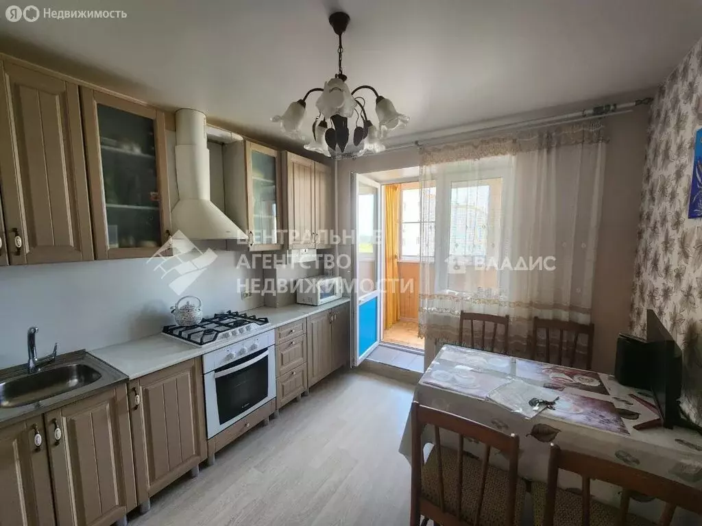 1-комнатная квартира: Рыбное, Крымская улица, 12 (35.6 м) - Фото 0