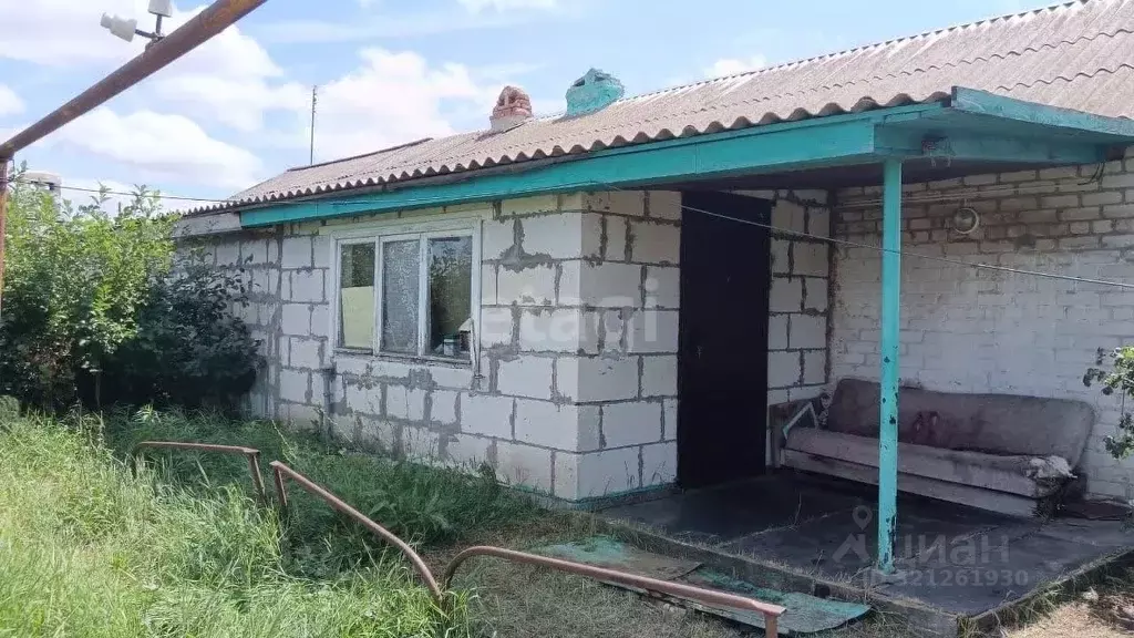 Дом в Саратовская область, Балашовский район, с. Малая Семеновка ... - Фото 1