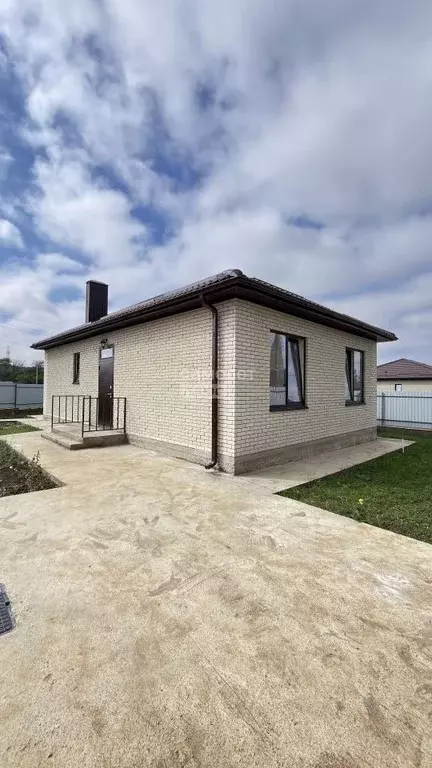 Дом в Краснодарский край, Крымский район, Варениковская ст-ца Красная ... - Фото 1