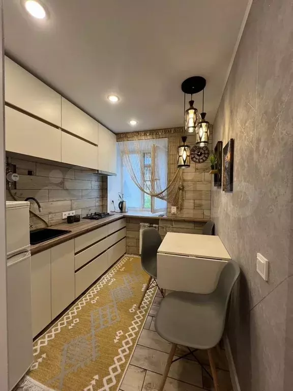 2-к. квартира, 30,6 м, 1/3 эт. - Фото 0
