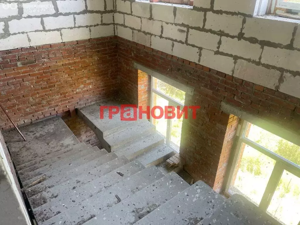 Помещение свободного назначения (1600 м) - Фото 1