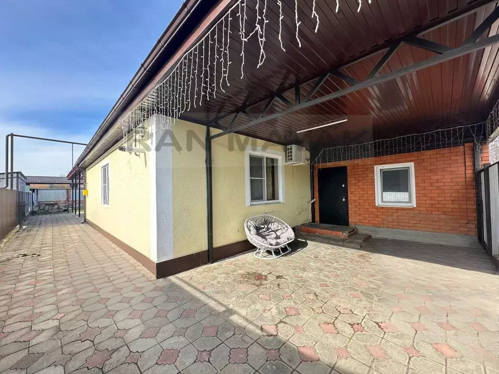 Дом в Адыгея, Майкоп Адыгейская ул., 93 (90 м) - Фото 1