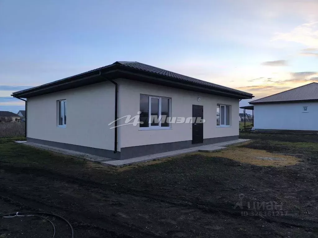 Дом в Крым, Симферопольский район, с. Урожайное ул. Мира (100 м) - Фото 2