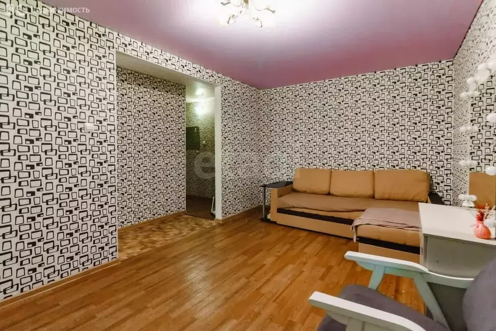 2-комнатная квартира: Комсомольск-на-Амуре, Комсомольская улица, 32к3 ... - Фото 1