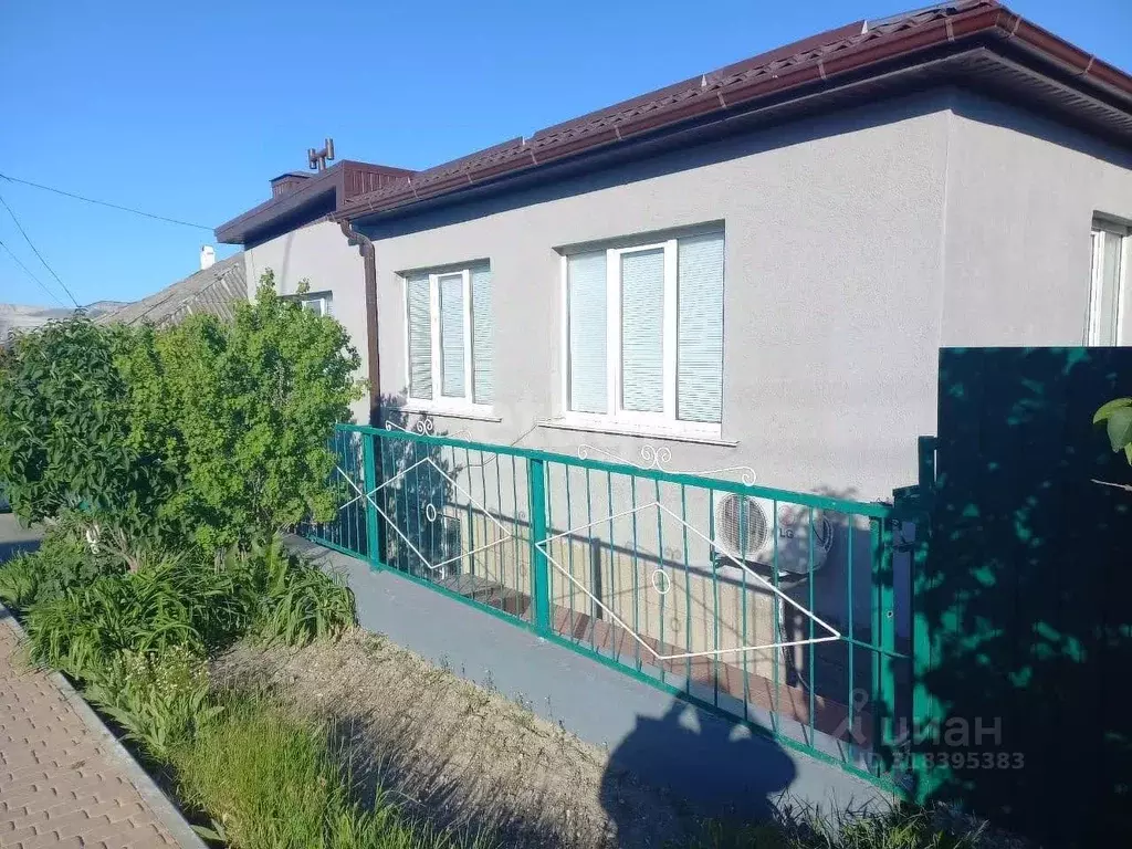 Дом в Краснодарский край, Новороссийск ул. Осоавиахима, 104 (147 м) - Фото 0