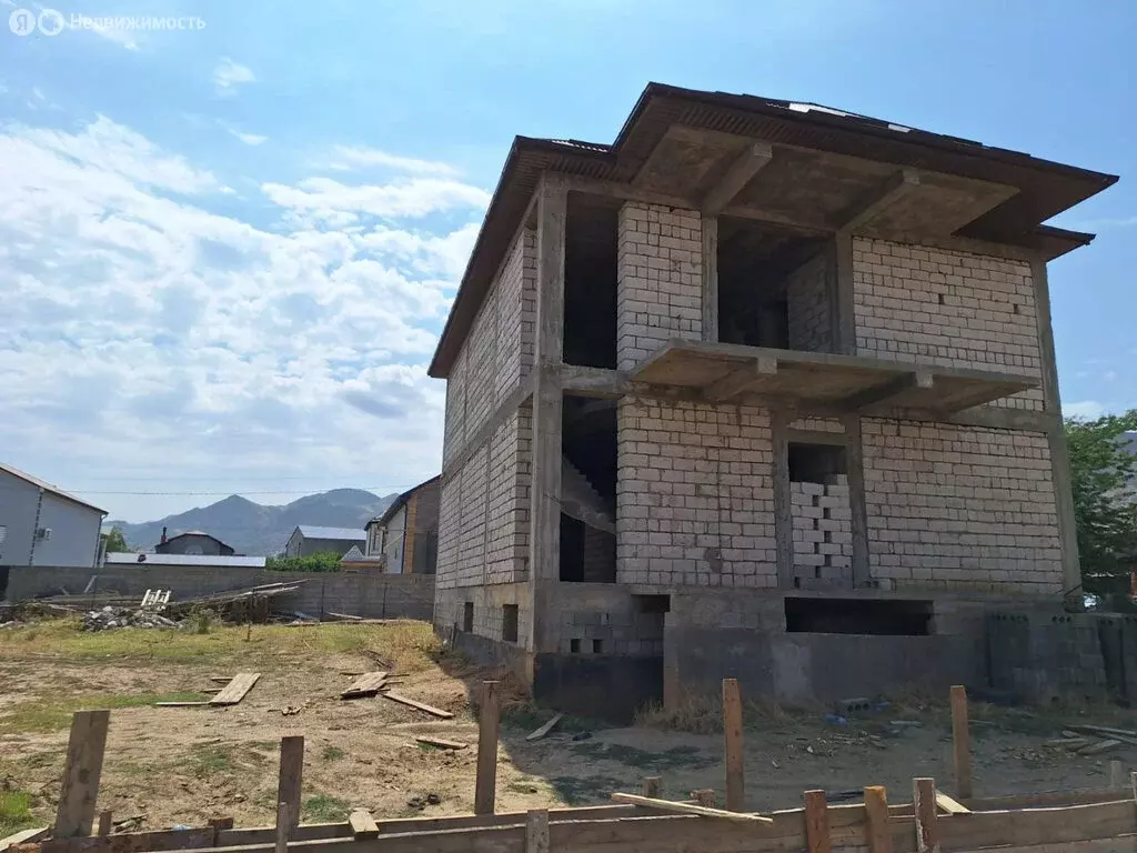 Дом в Ленинкент, 2-й тупик Алиева (260 м) - Фото 1