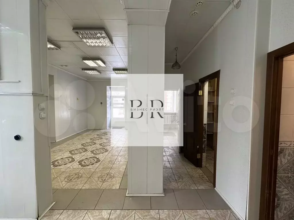 Продажа Офис От.Вход Центр, 45 м - Фото 1
