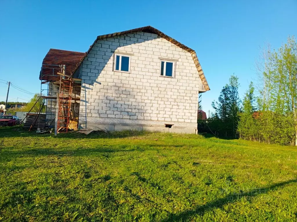 Дом в Ленинградская область, Сосновый Бор  (350 м) - Фото 1