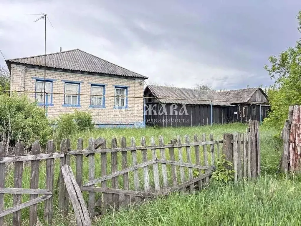 Дом в Белгородская область, Старооскольский городской округ, с. ... - Фото 1
