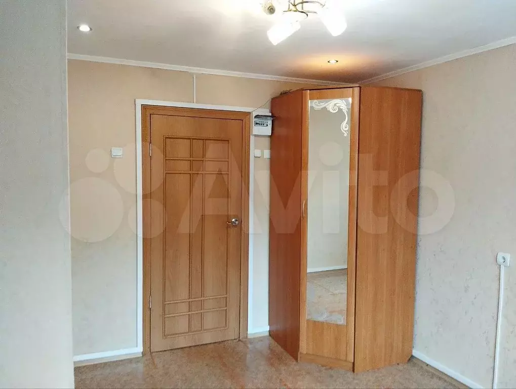 Комната 12,4 м в 8-к., 2/5 эт. - Фото 0