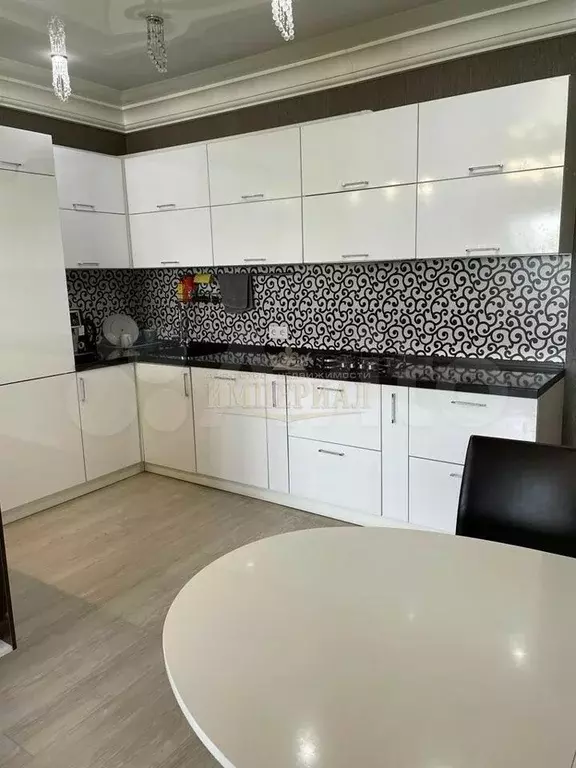 2-к. квартира, 83 м, 5/5 эт. - Фото 1