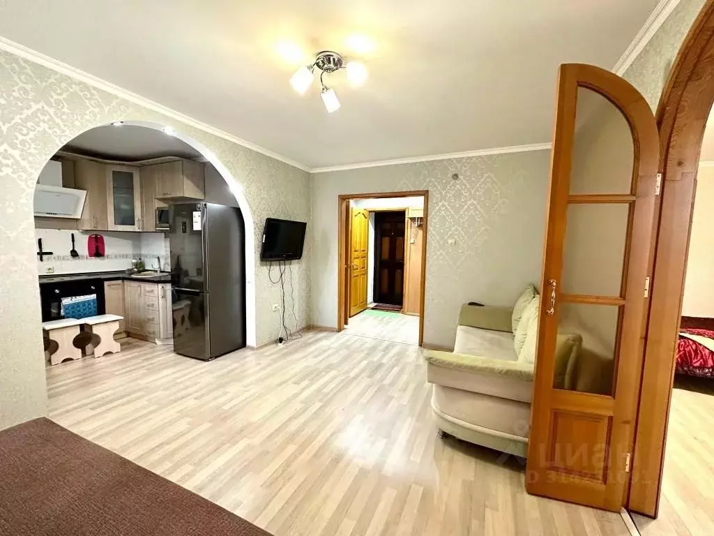 2-к кв. Тюменская область, Тюмень ул. 50 лет Октября, 26 (56.0 м) - Фото 2