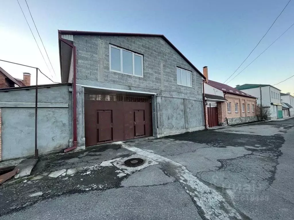 Дом в Северная Осетия, Владикавказ ул. Васо Абаева, 72 (300 м) - Фото 1