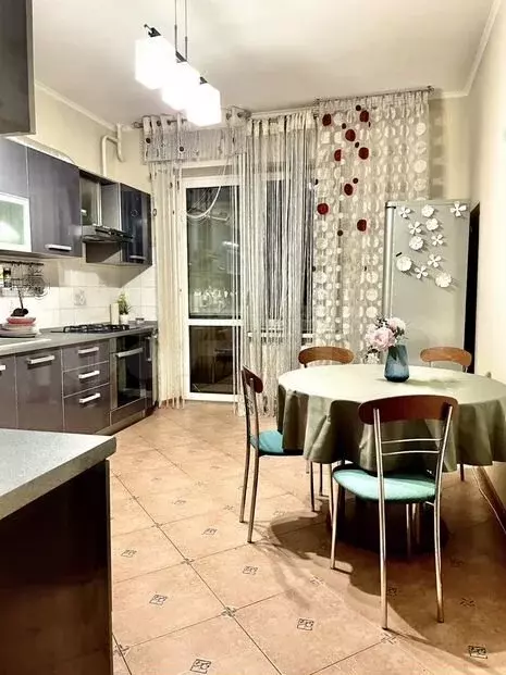 2-к. квартира, 80м, 1/7эт. - Фото 1