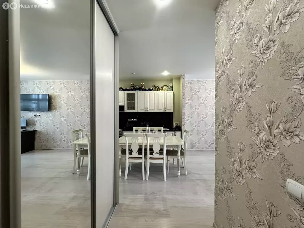 2-комнатная квартира: Екатеринбург, улица Чемпионов, 4 (52.2 м) - Фото 2