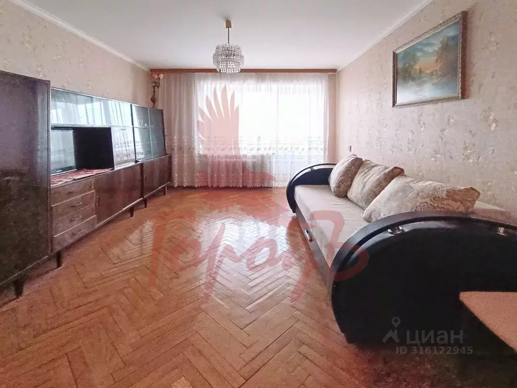3-к кв. Орловская область, Орел Планерная ул., 43 (59.8 м) - Фото 0
