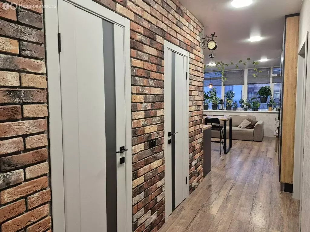 2-комнатная квартира: Тюмень, улица Тимофея Чаркова, 79к1 (62 м) - Фото 1