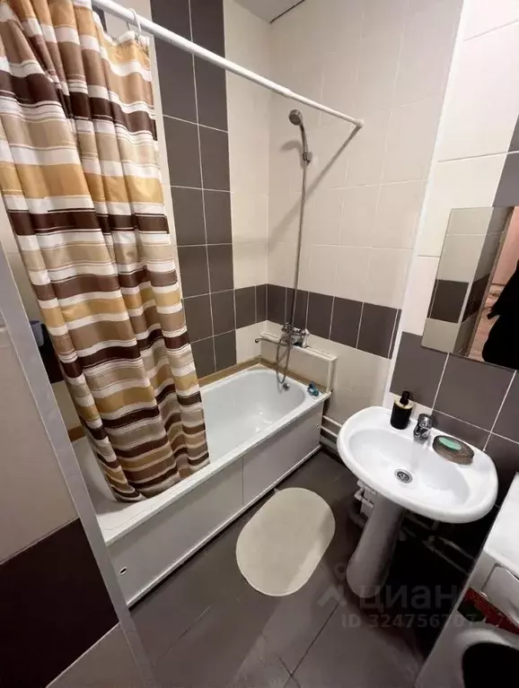 1-к кв. Татарстан, Казань ул. Рауиса Гареева, 96 (36.0 м) - Фото 1