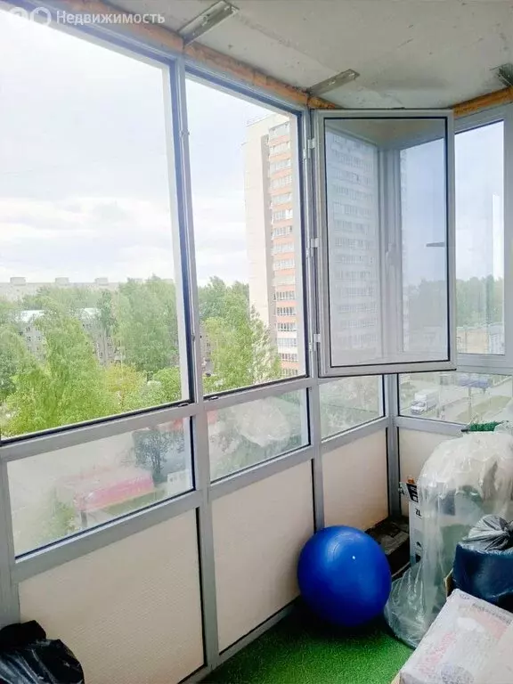 2-комнатная квартира: Киров, Ленинский район, улица Калинина, 40 (69 ... - Фото 1