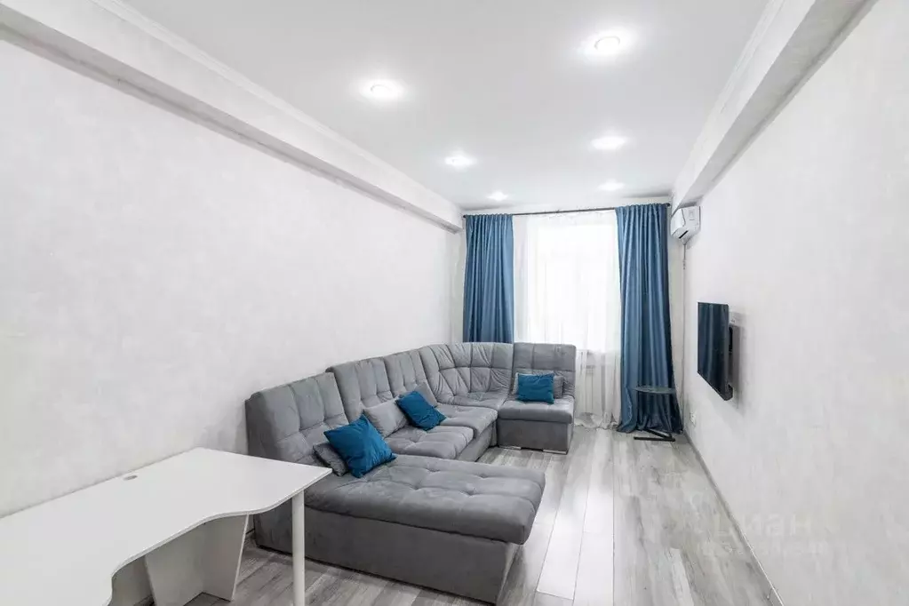 2-к кв. Омская область, Омск Малая Ивановская ул., 1 (67.0 м) - Фото 2