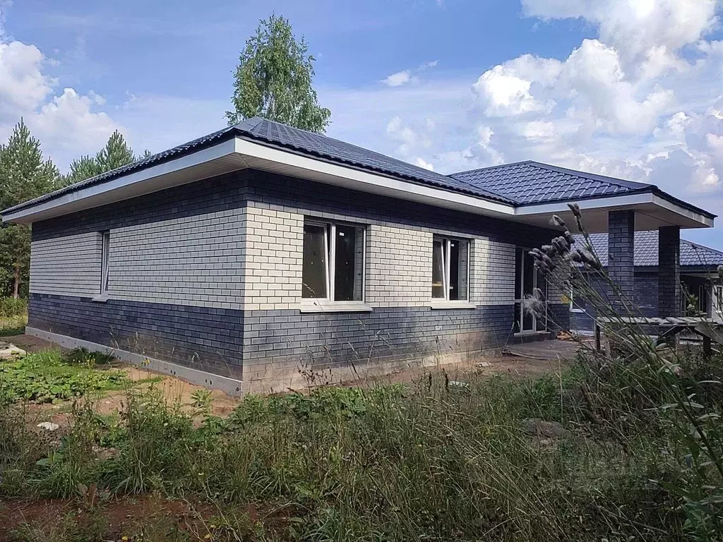 Дом в Кировская область, Слободской район, Шиховское с/пос, д. ... - Фото 1