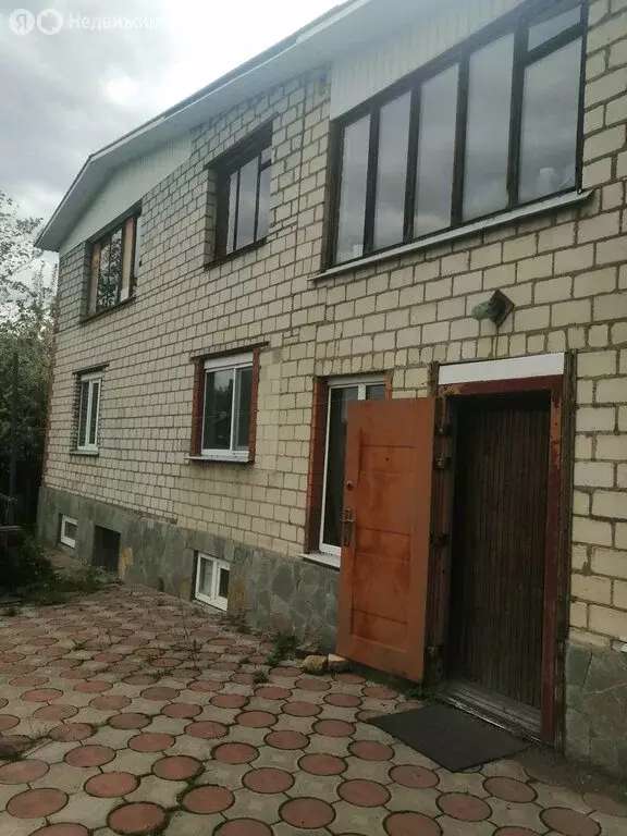 Дом в Кувандык, улица Гоголя, 110 (352.5 м) - Фото 1
