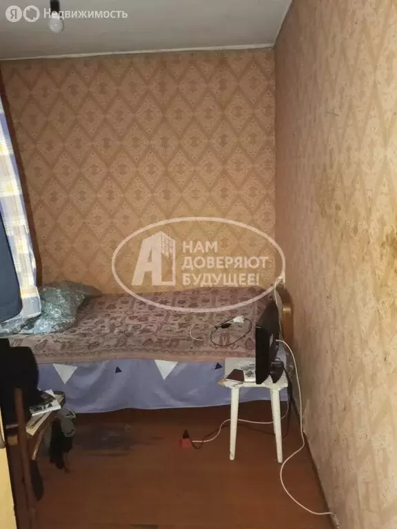 4-комнатная квартира: Глазов, улица Молодой Гвардии, 27 (61.6 м) - Фото 1