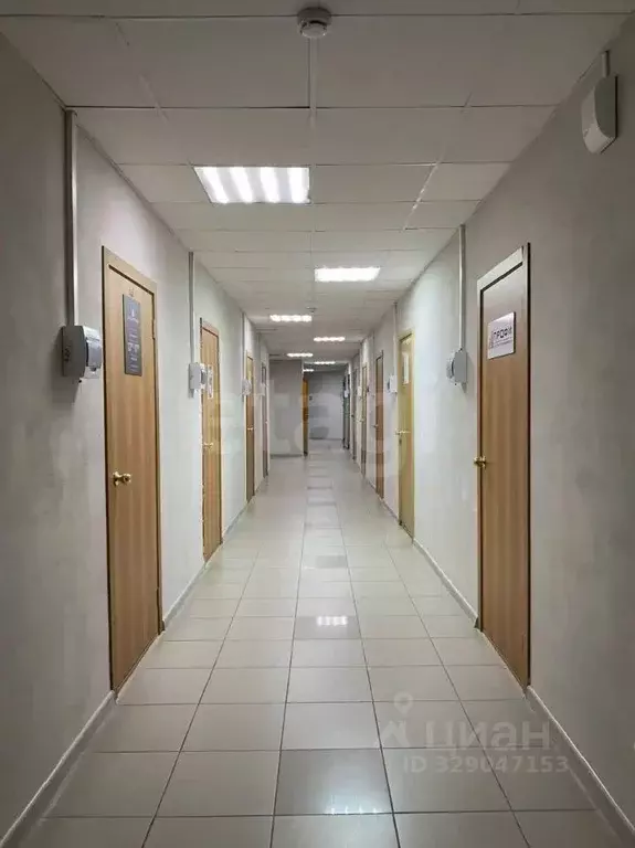 Офис в Тюменская область, Тюмень ул. Республики, 250Б (18 м) - Фото 1