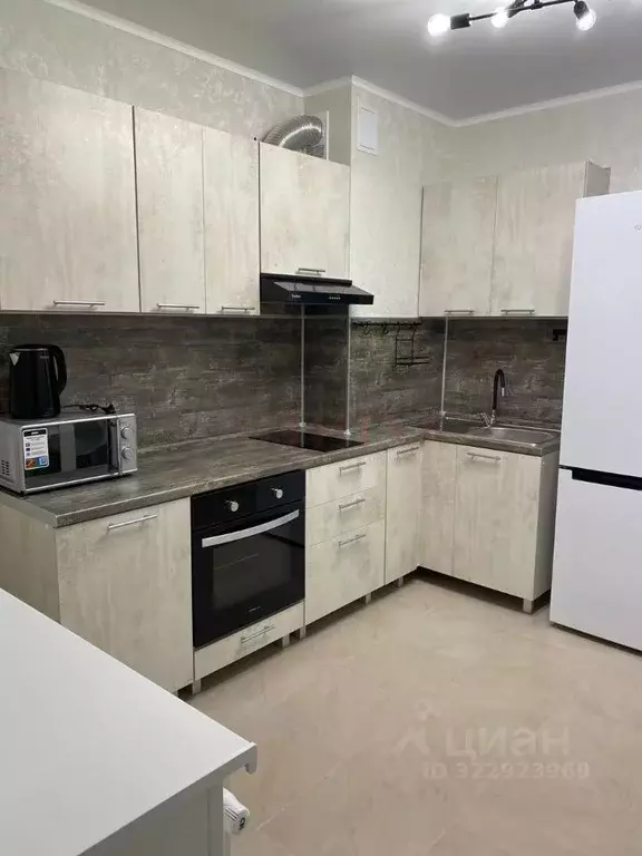 1-к кв. Белгородская область, Старый Оскол Степной мкр, 32Г (36.4 м) - Фото 1