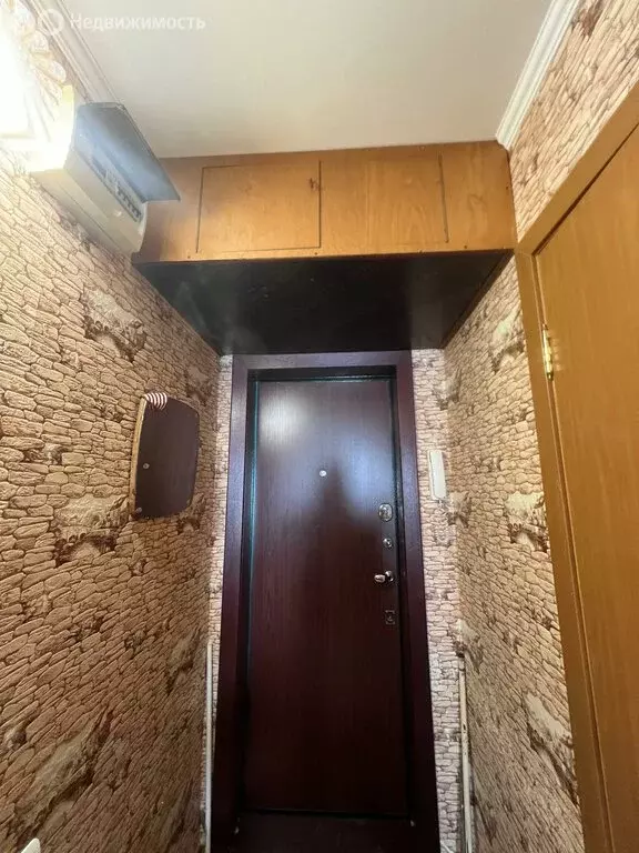 3-комнатная квартира: Омск, улица Химиков, 46 (49 м) - Фото 1