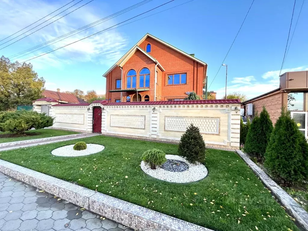 Дом в Краснодарский край, Гулькевичи Красная ул. (513 м) - Фото 1