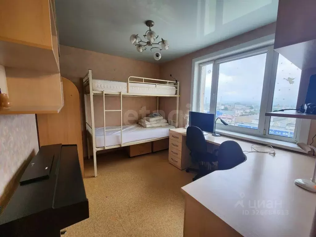 3-к кв. Сахалинская область, Южно-Сахалинск просп. Мира, 47А (64.0 м) - Фото 1