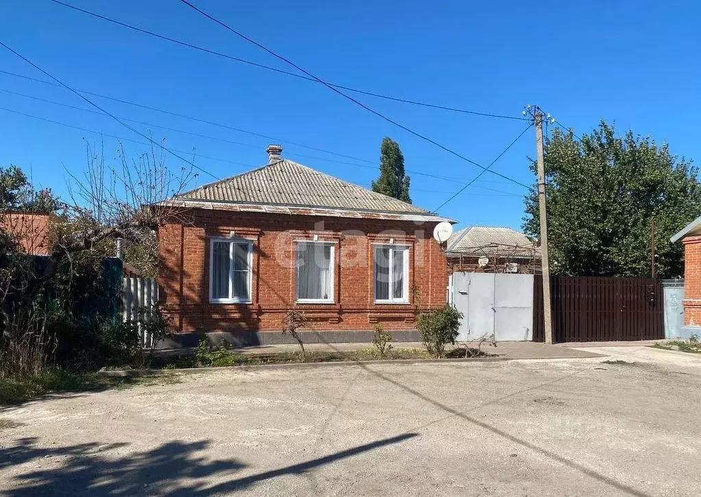 Дом в Краснодарский край, Ейск Октябрьская ул. (80 м) - Фото 1