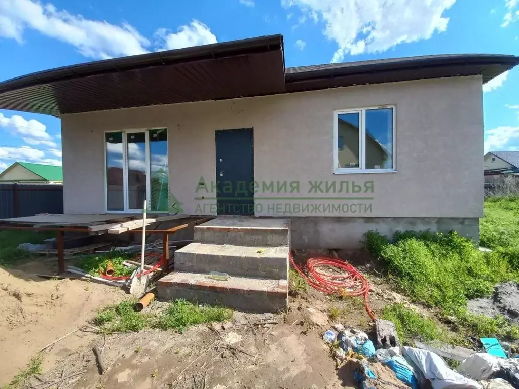 Дом в Саратовская область, Энгельс муниципальное образование, с. ... - Фото 0