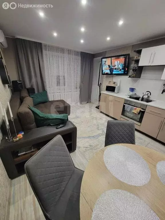 2-комнатная квартира: Ялуторовск, улица Бахтиярова, 62А (48 м) - Фото 2