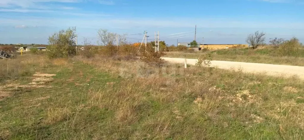 Участок в Крым, Кировский район, Первомайское с/пос, с. Первомайское ... - Фото 1