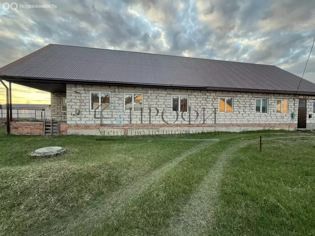 Дом в Белгородская область, городское поселение посёлок Чернянка, ... - Фото 1