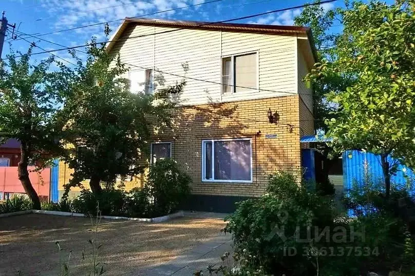 Дом в Краснодарский край, Ейск Керченский пер., 9 (70 м) - Фото 1