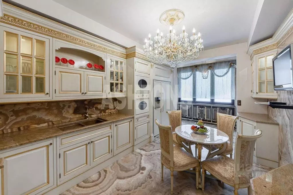 4-к кв. Москва ул. Исаковского, 39К1 (220.0 м) - Фото 2